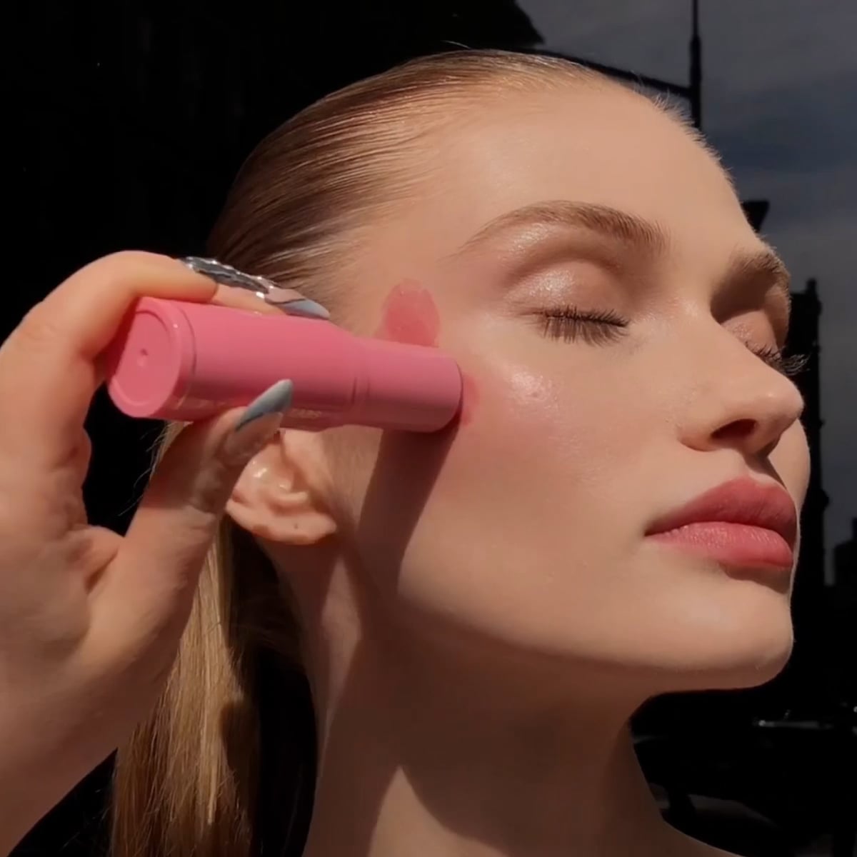 divine-cream-blush-legendary-glow-color-balm-duo-25-25-thumb_9_91d5a5e8-cbff-4280-9fc6-30ff8c96825e Divine Cream Blush: Legendary Glow Color Balm Duo