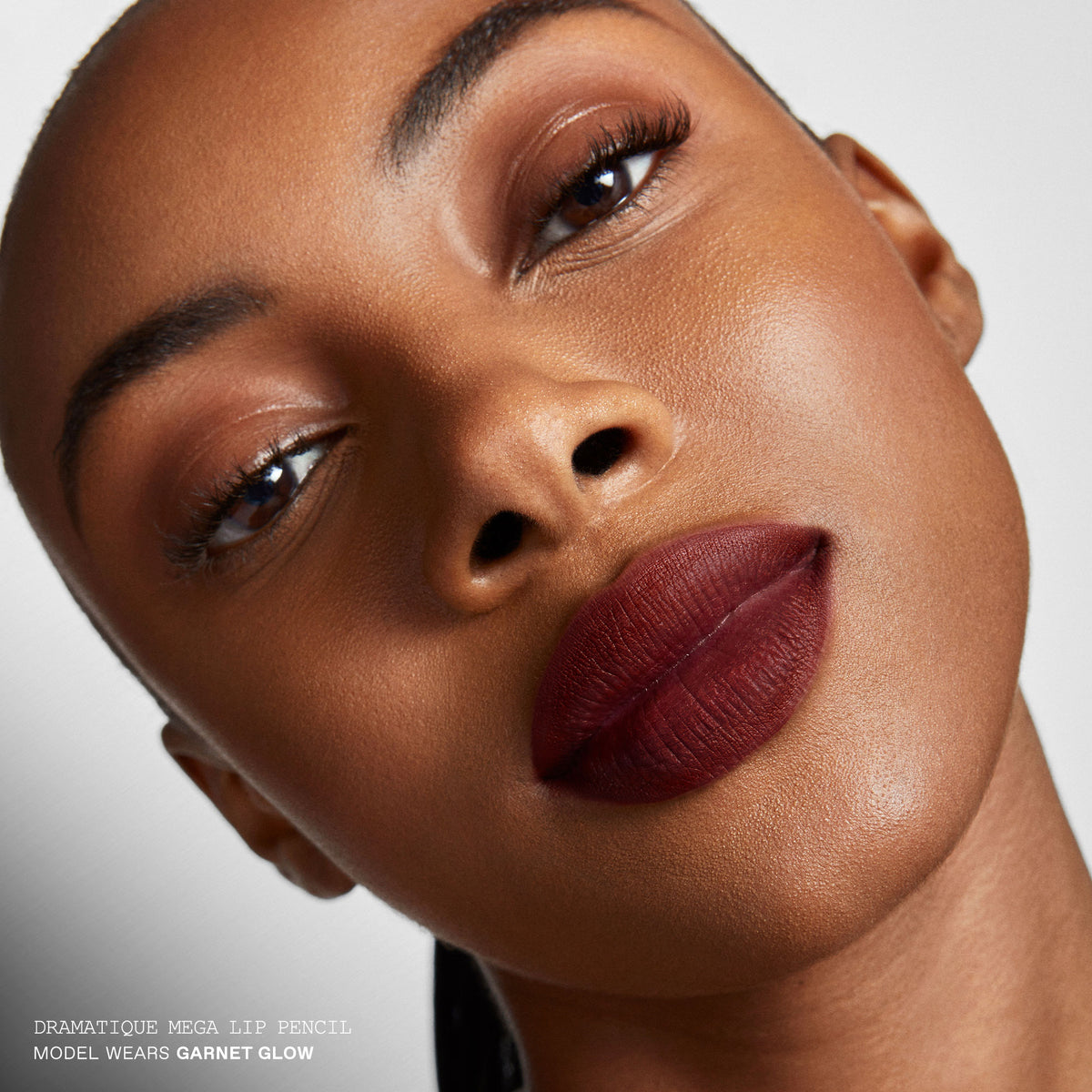 dramatique-mega-lip-pencil-artistry-duo-101-101-PMG_LIP_Dramatique_MegaLipPencil_PDP_2000x2000_Nakai_GarnetGlo Dramatique Mega Lip Pencil Artistry Duo