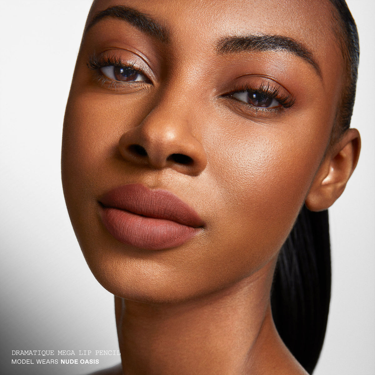 dramatique-mega-lip-pencil-artistry-duo-139-139-PMG_LIP_Dramatique_MegaLipPencil_PDP_2000x2000_Nakai_NudeOasis Dramatique Mega Lip Pencil Artistry Duo