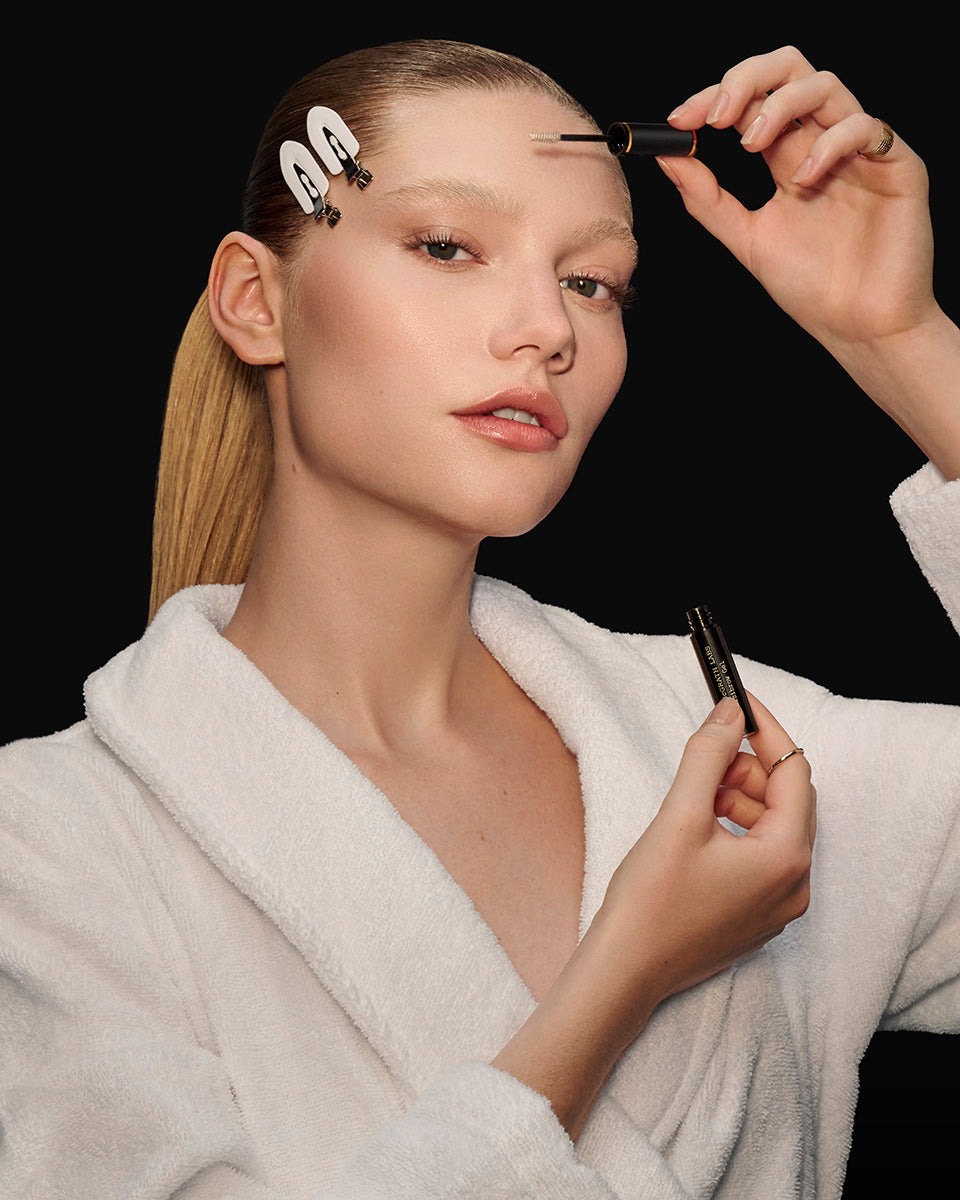 invisibrow-gel-07-07-PMG_BACKSTAGE-ARTISTRY_BLEACH-BLONDE_INVISIBROW_BEAUTY_SHOT_4x5_RGB Invisibrow Gel