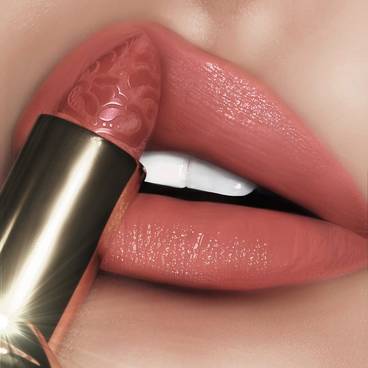 mattetrance-lipstick-hearts-desire-edition-03-03-PMG_PDP_HEARTS_DESIRE_LIPS_MT_Macros_HoneyHaze MatteTrance™ Lipstick Heart's Desire Edition